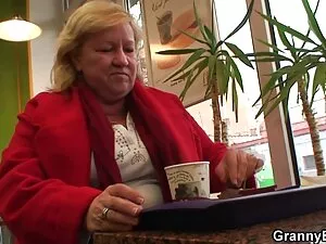 Arzt verführt Arsch  ...
