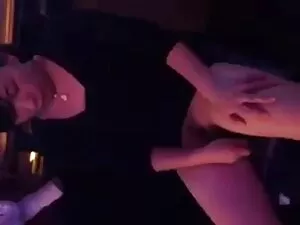 Brünette Büro babe p ...