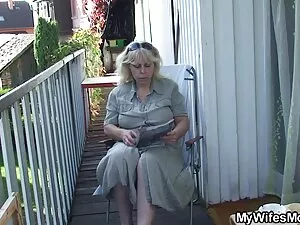 Fisting amateur girl ...